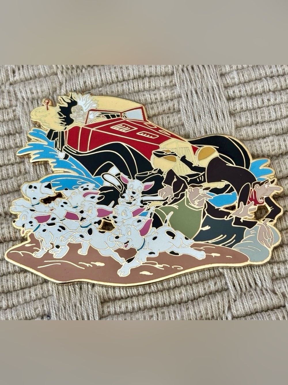 DISNEY 2007 *Rare* LE 500 101 Dalmatians Cruella in Car Proof Series Jumbo Pin